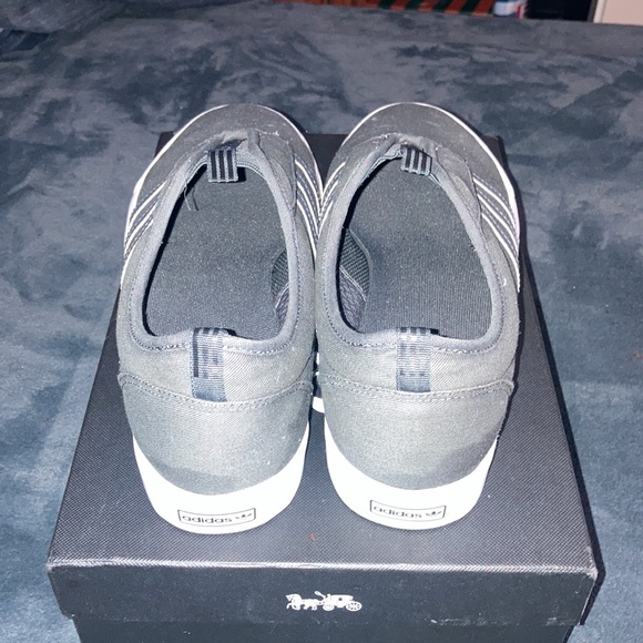 I am selling a pre-owned gray Adidas slip on sneakers - Picture 4 of 5